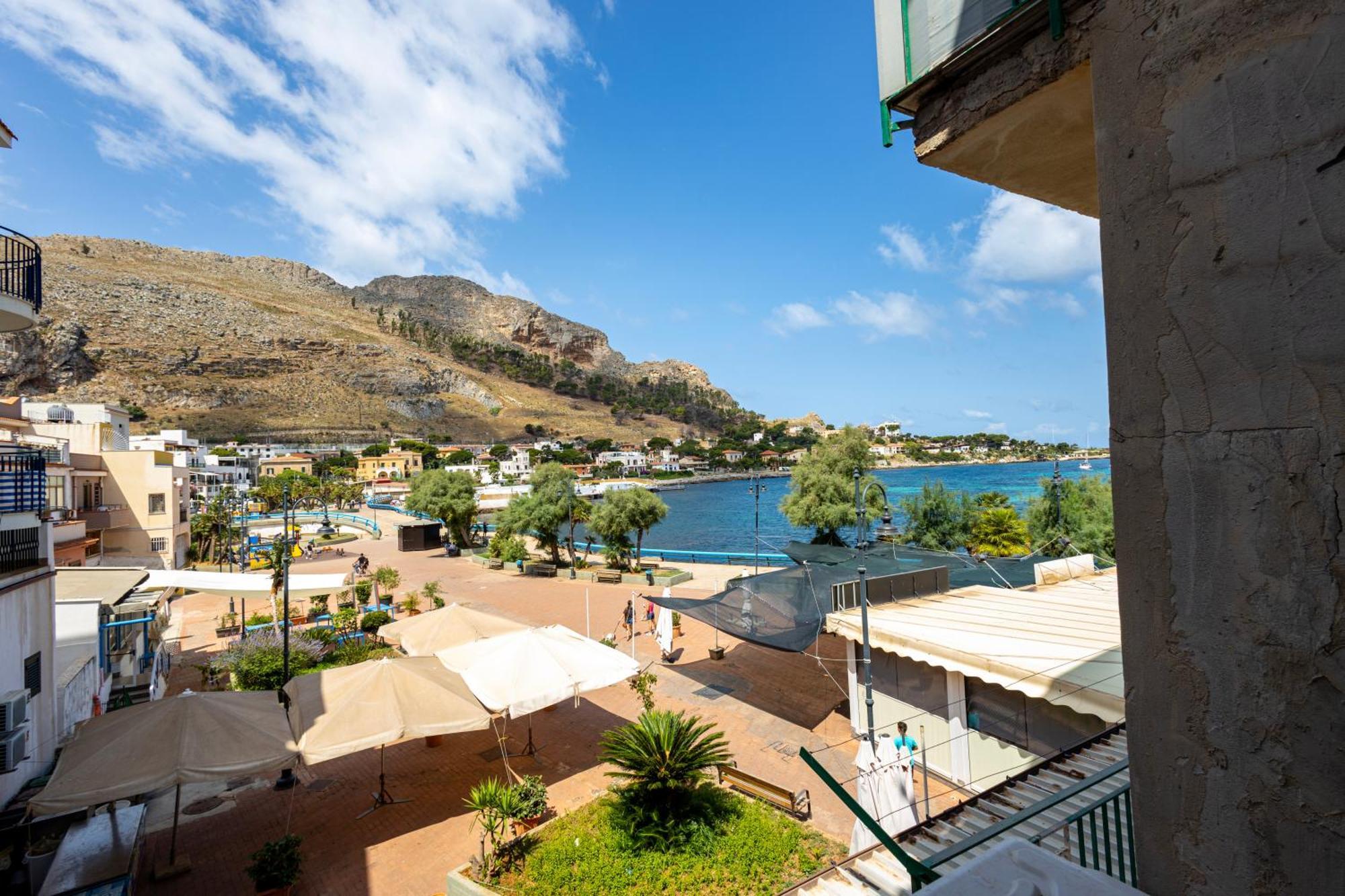 La Piazzetta A Mare Holiday House Sferracavallo Exteriér fotografie